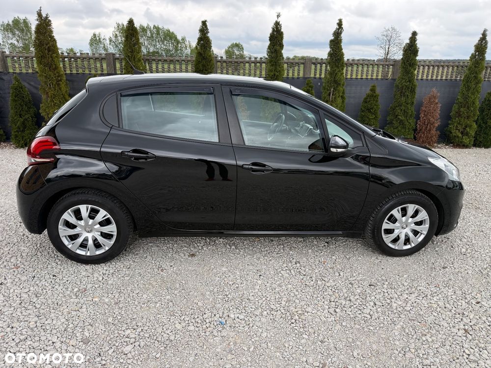 Peugeot 208 - 19