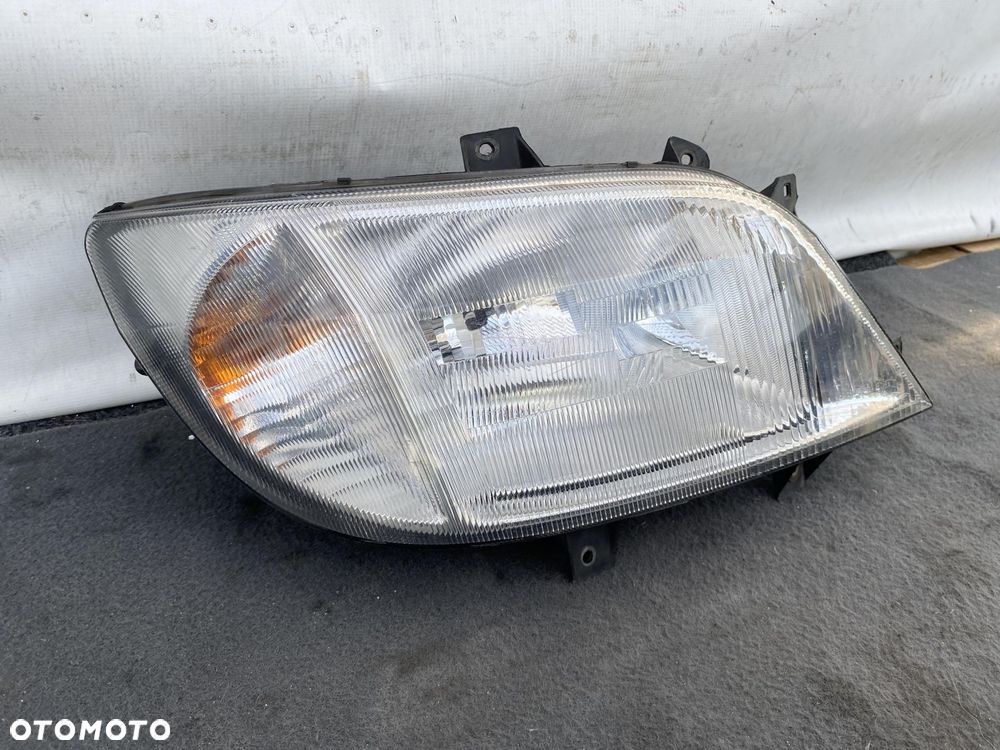 MERCEDES SPRINTER 903 99- REFLEKTOR PRZEDNI PRAWY LAMPA PRAWA PRZÓD HELLA - 2