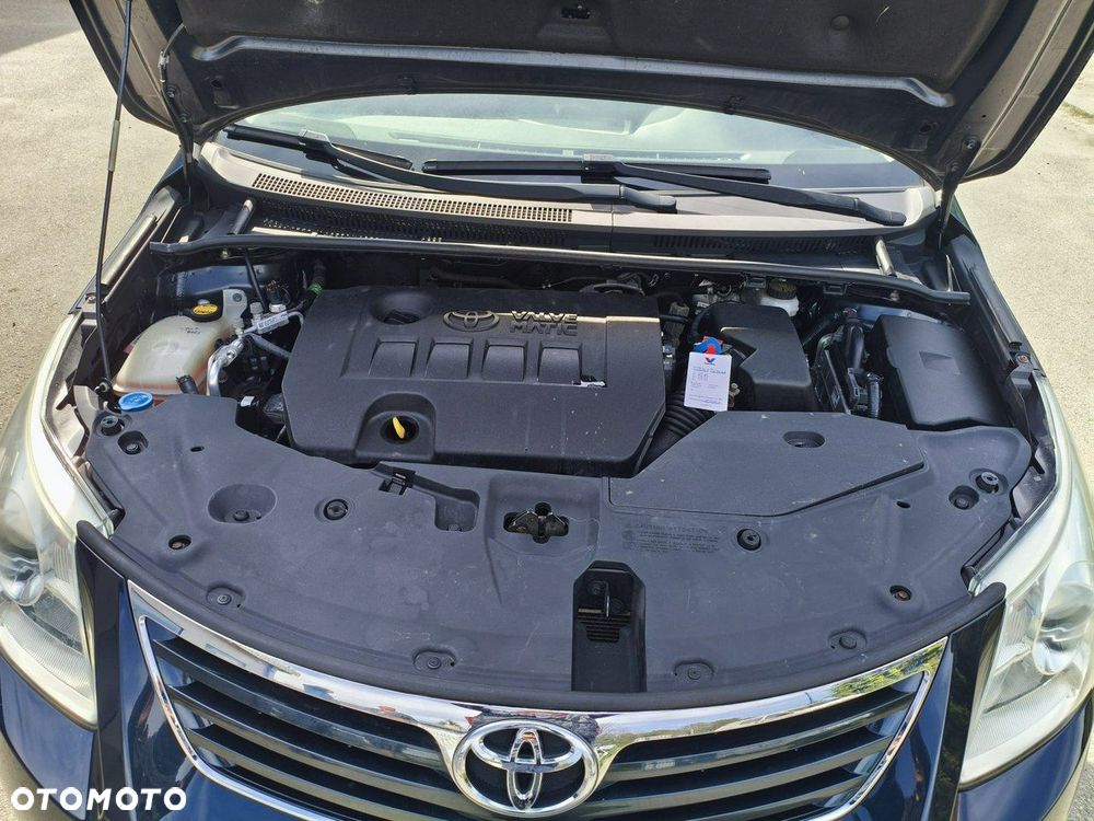 Toyota Avensis - 10