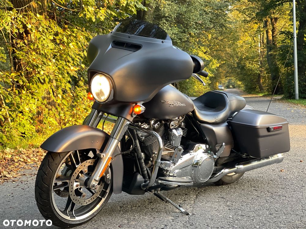 Harley-Davidson Touring Street Glide - 17