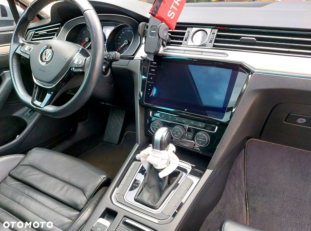 Volkswagen Passat 2.0 TDI SCR DSG Elegance - 7