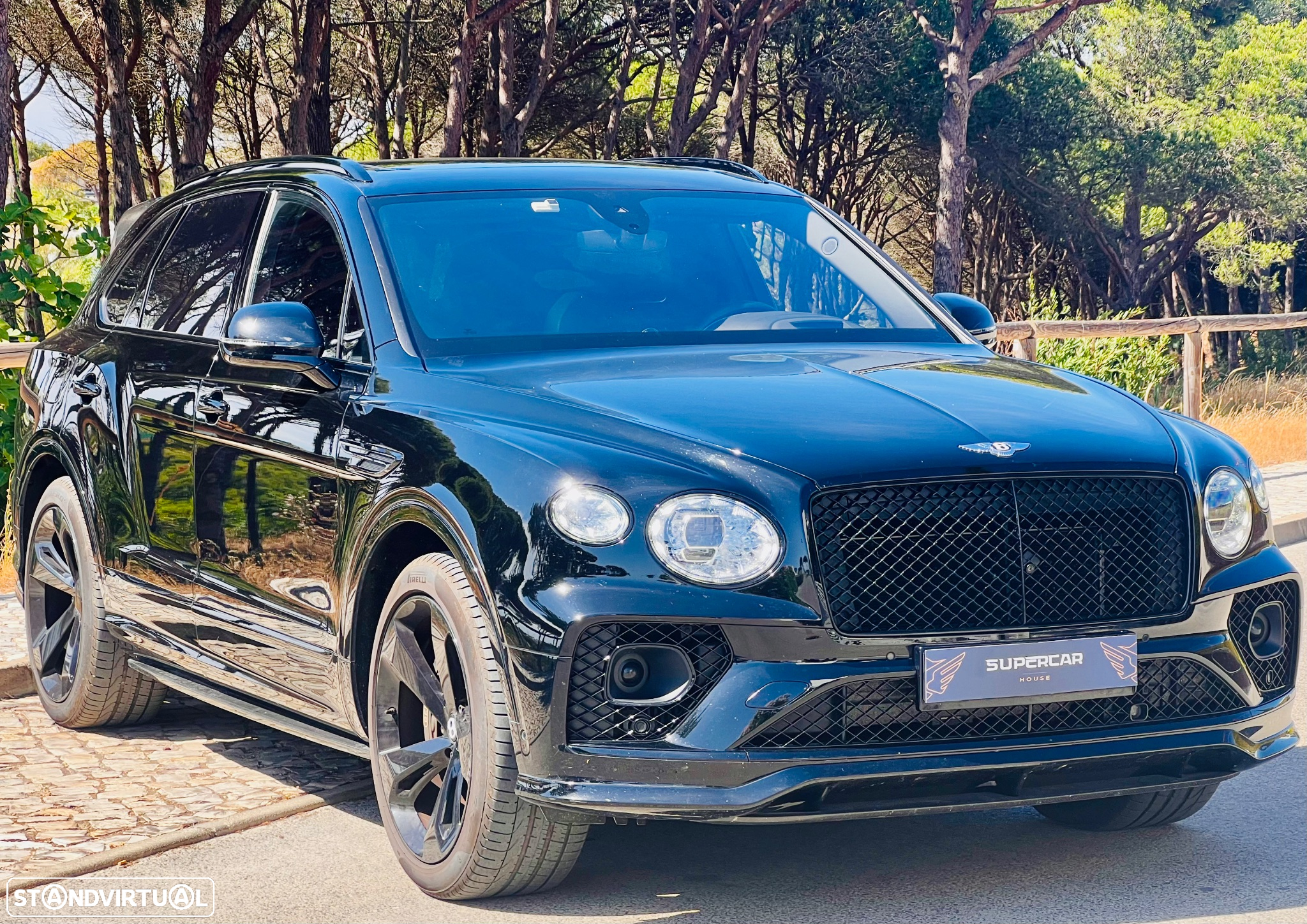 Bentley Bentayga - 21