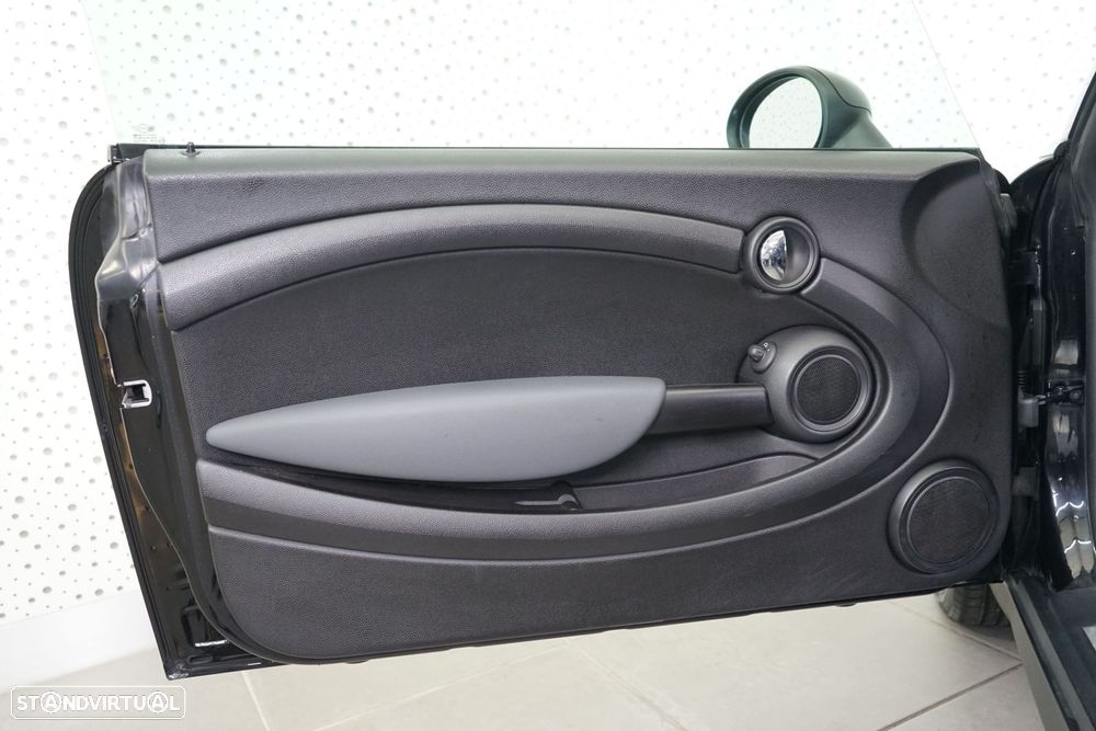 MINI 3 Portas One D - 11