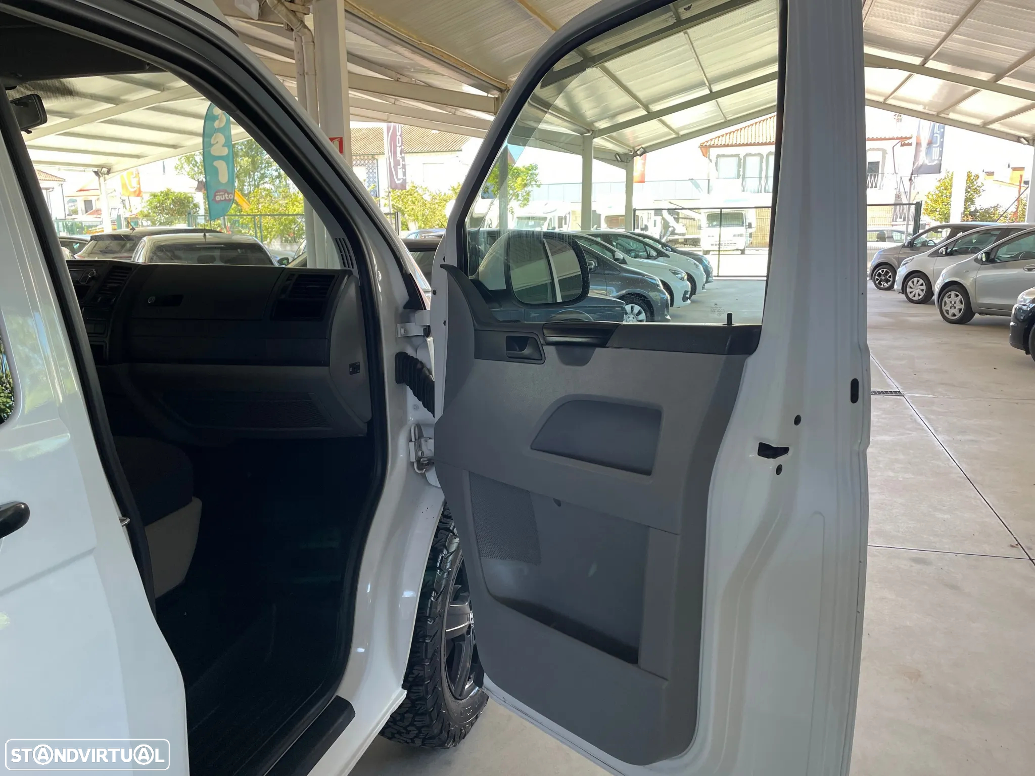 VW T5 4Motion Camper - 16
