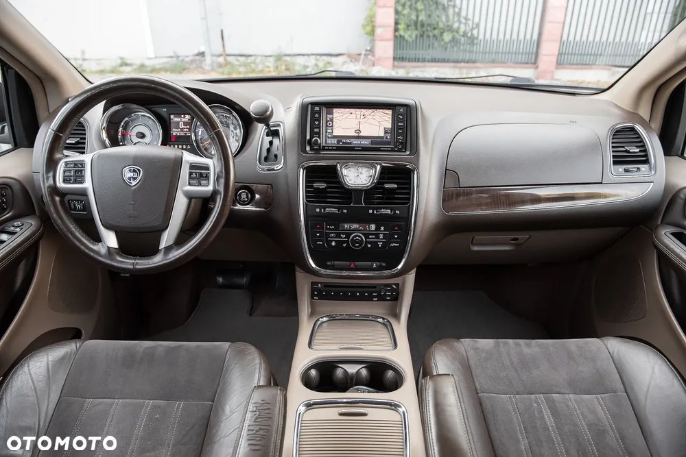 Lancia Voyager 2.8 Multijet 16v Platinum - 29