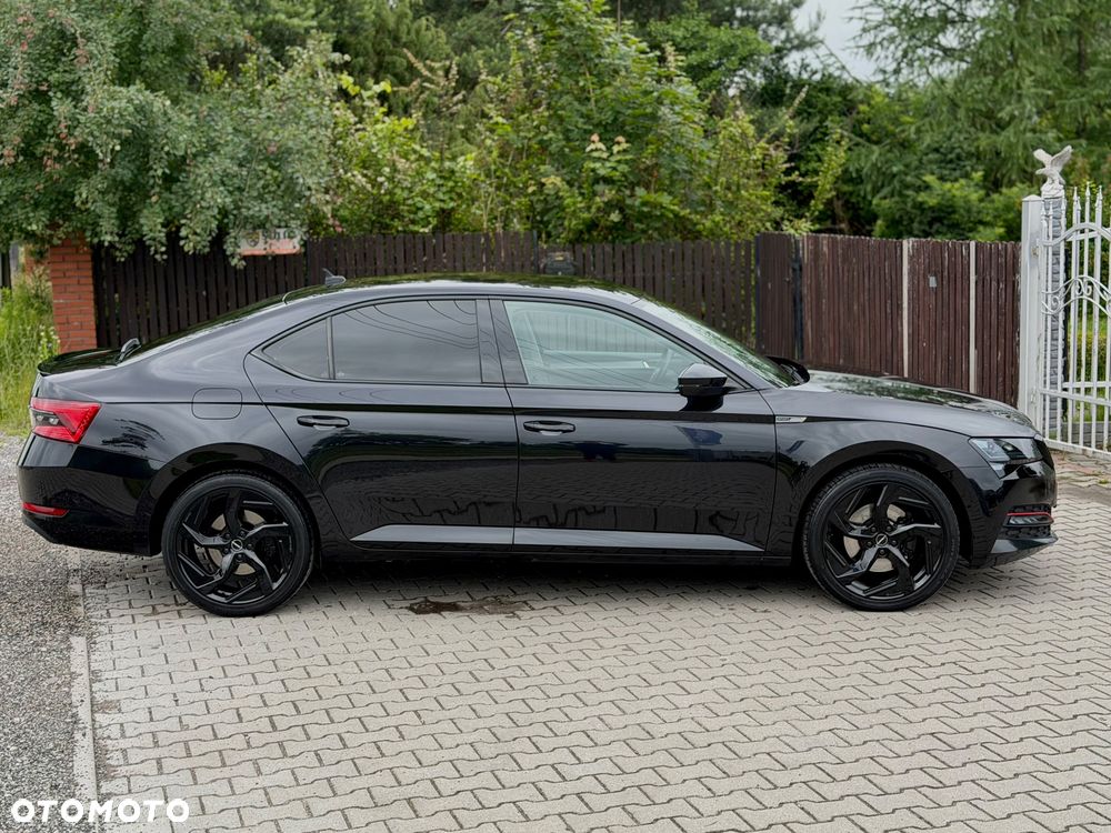 Skoda Superb 2.0 TDI Sportline - 37