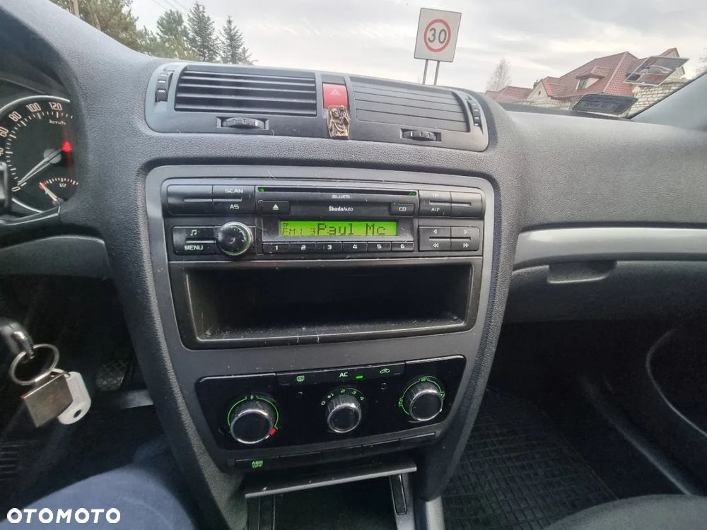 Skoda Octavia 1.6 Ambiente EU5 - 17