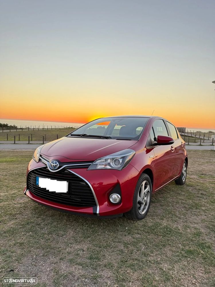 Toyota Yaris 1.5 HSD Exclusive+P.Luxury - 3
