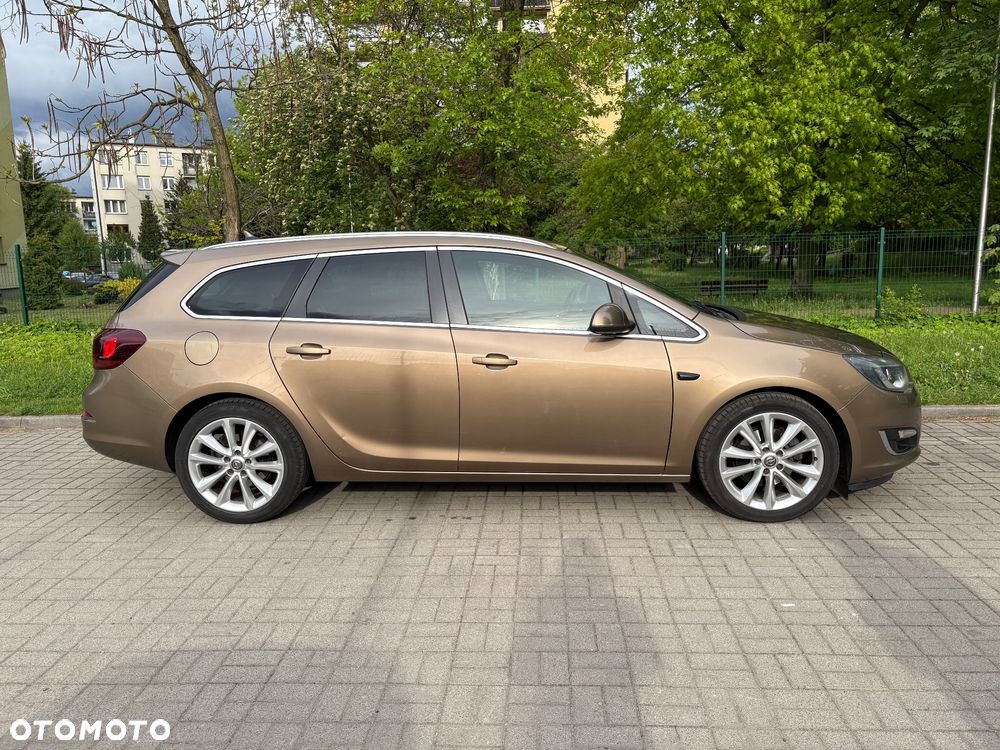 Opel Astra 1.6 T Cosmo - 16