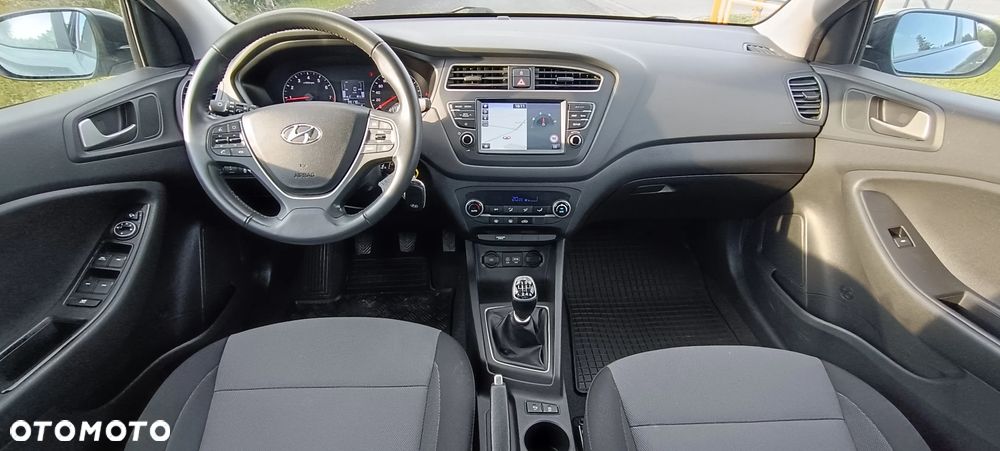 Hyundai i20 - 11