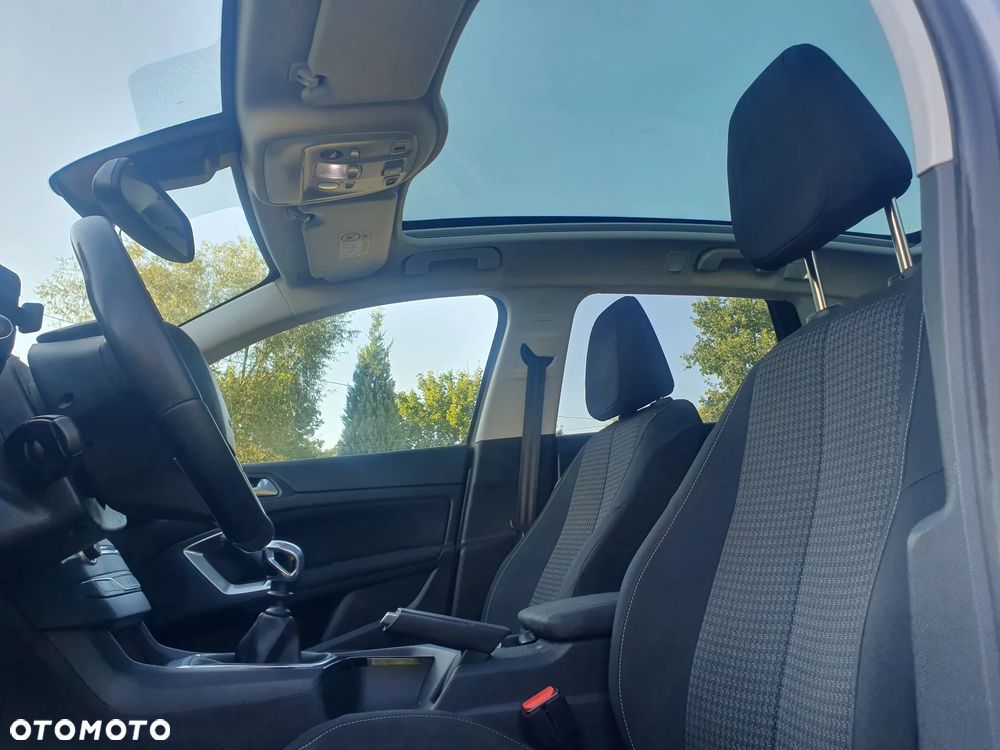 Peugeot 308 1.6 BlueHDi Allure S&S - 15