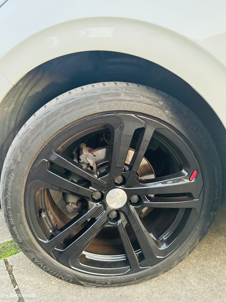 Peugeot 208 1.6 BlueHDi GT Line - 10