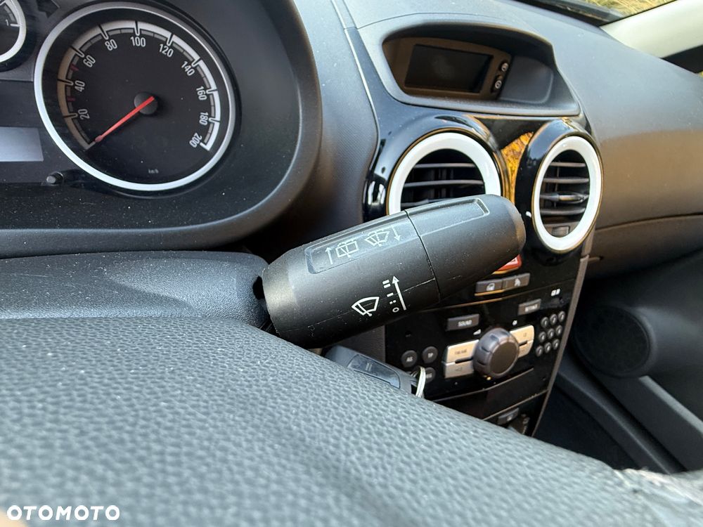 Opel Corsa 1.2 16V Cosmo - 6