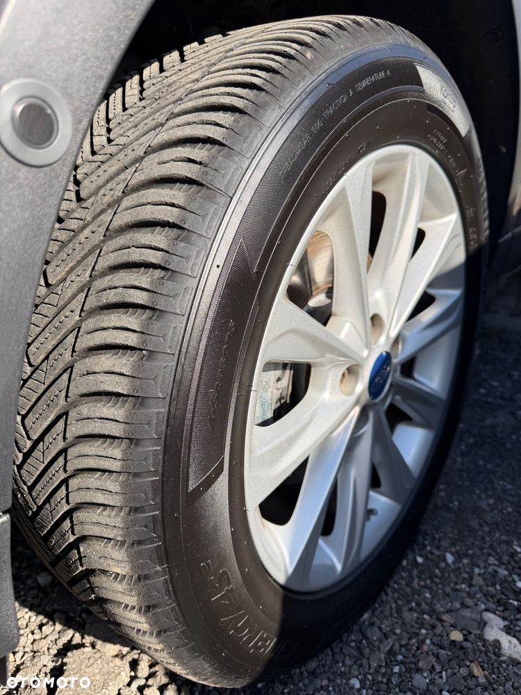 Ford Kuga 1.5 EcoBoost 2x4 Titanium - 27