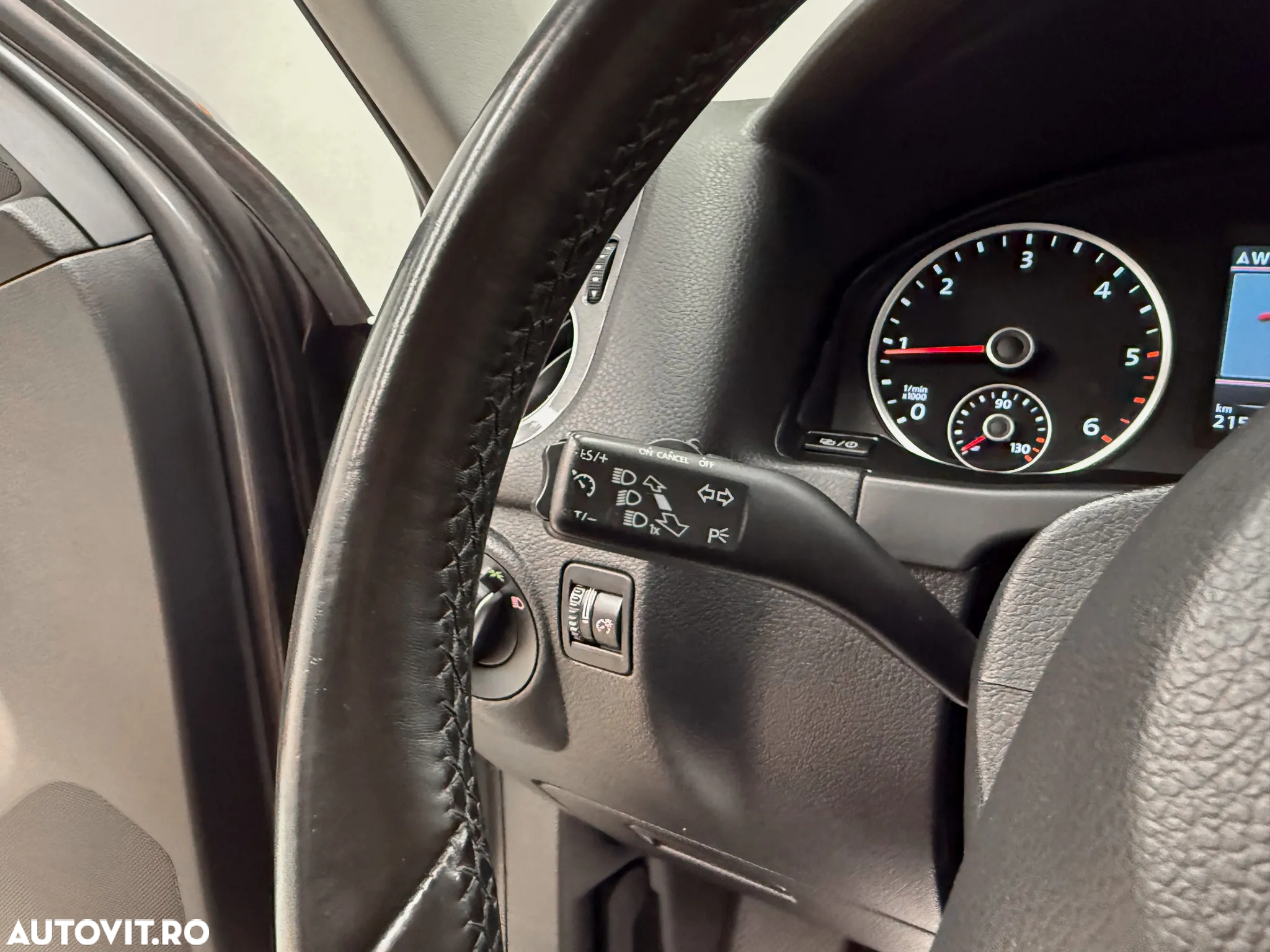Volkswagen Tiguan 2.0 TDI 4Motion DSG Sport & Style - 25