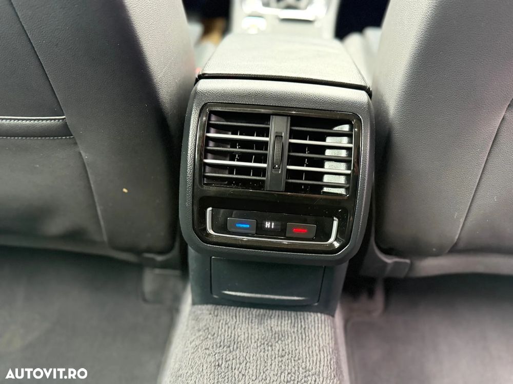 Volkswagen Passat Variant 2.0 TDI DSG 4Motion Comfortline - 26