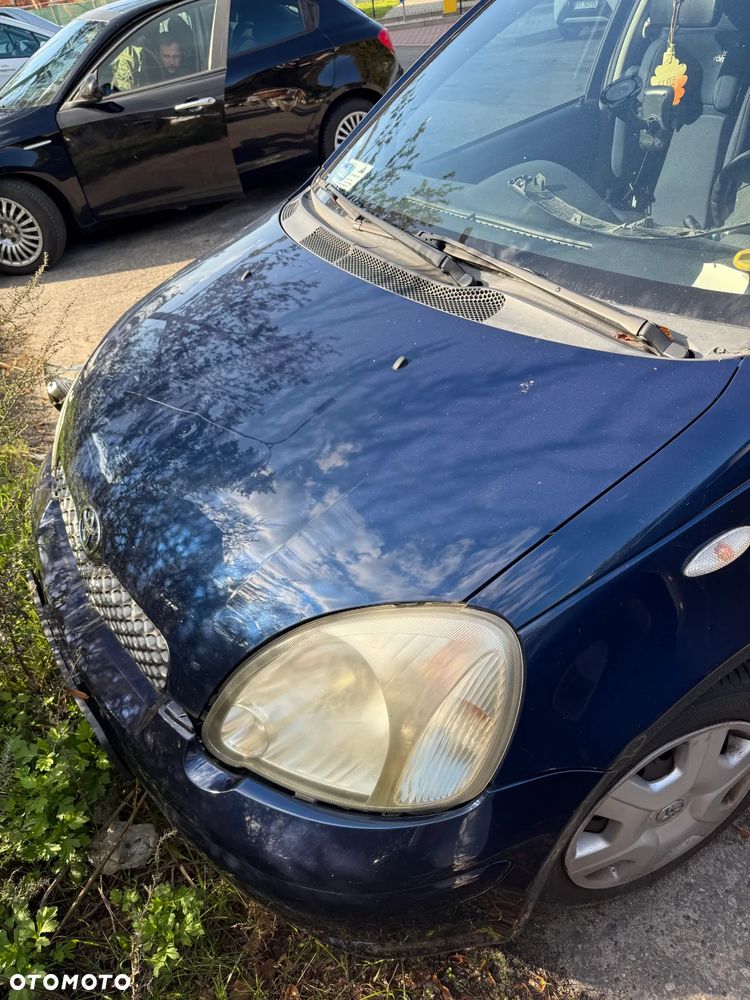 Toyota Yaris 1.0 Base - 4