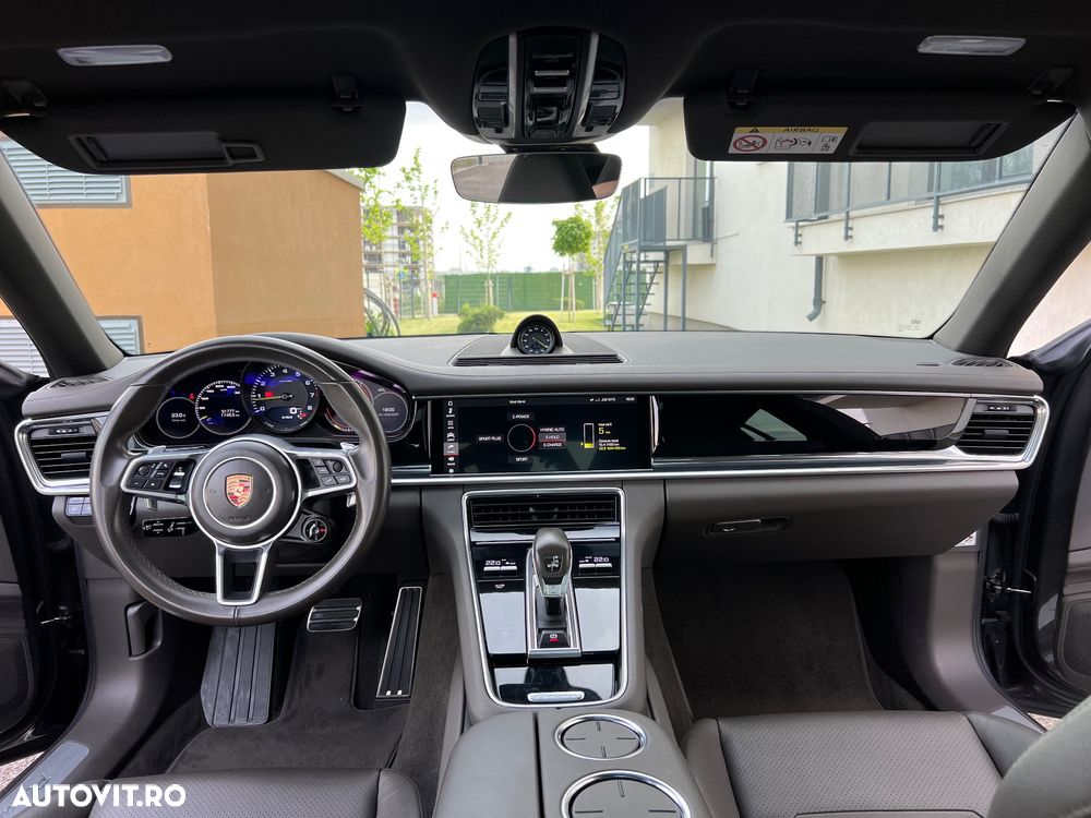 Porsche Panamera 4 - 10