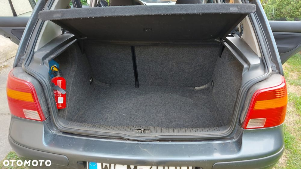 Volkswagen Golf 1.6 Basis - 5