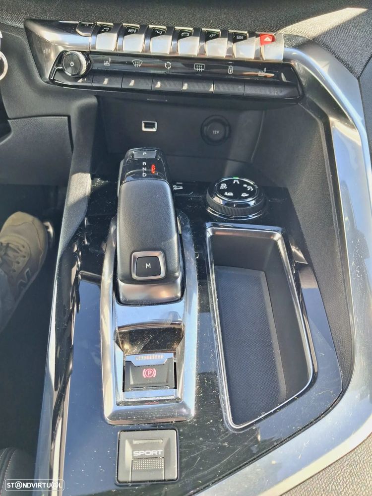 Peugeot 5008 THP 165 EAT6 Allure - 15