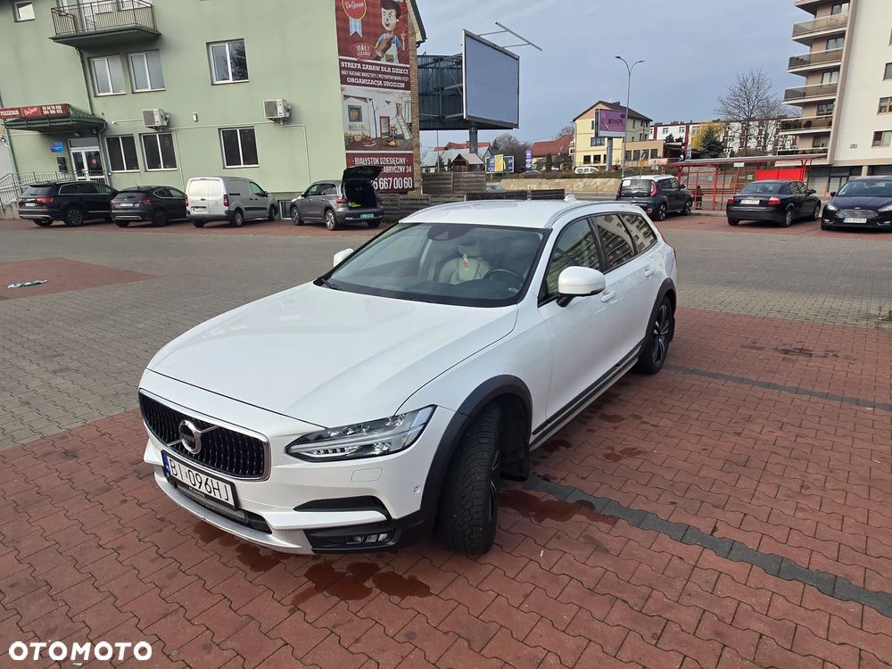 Volvo V90 Cross Country - 19
