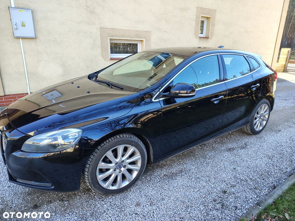 Volvo V40 D2 Momentum - 1