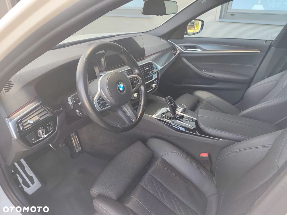 BMW Seria 5 520d M Sport sport - 9
