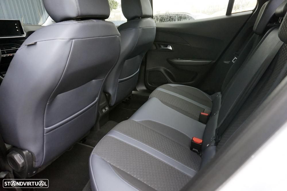 Peugeot 2008 1.2 PureTech Allure - 5