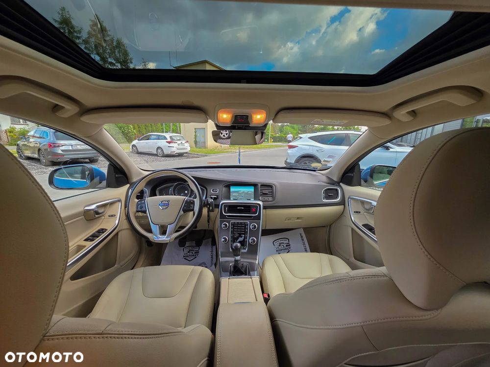 Volvo V60 D3 Summum - 6