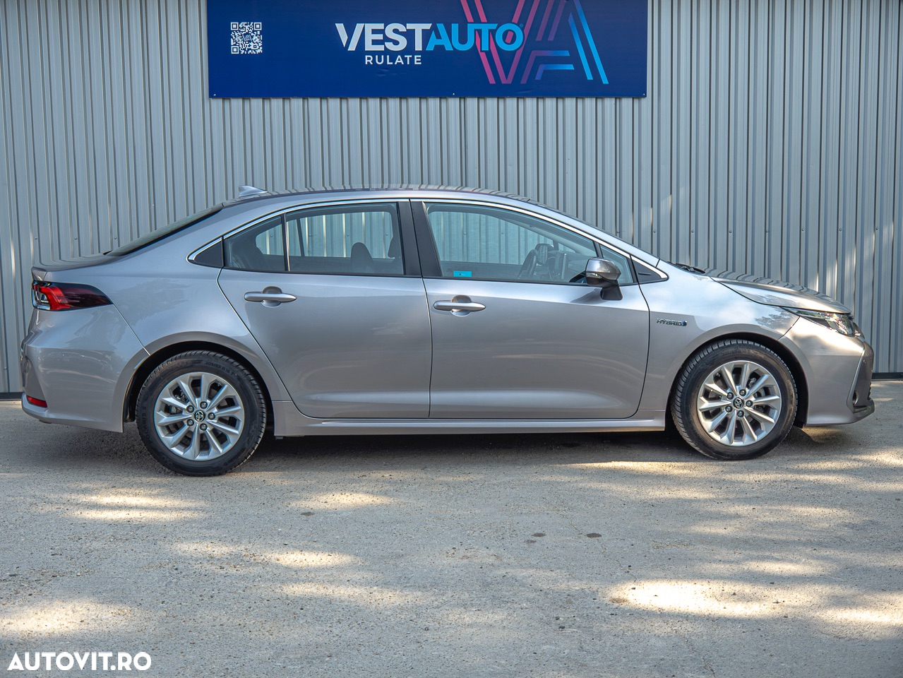Toyota Corolla Sedan 1.8 HEV Business - 18