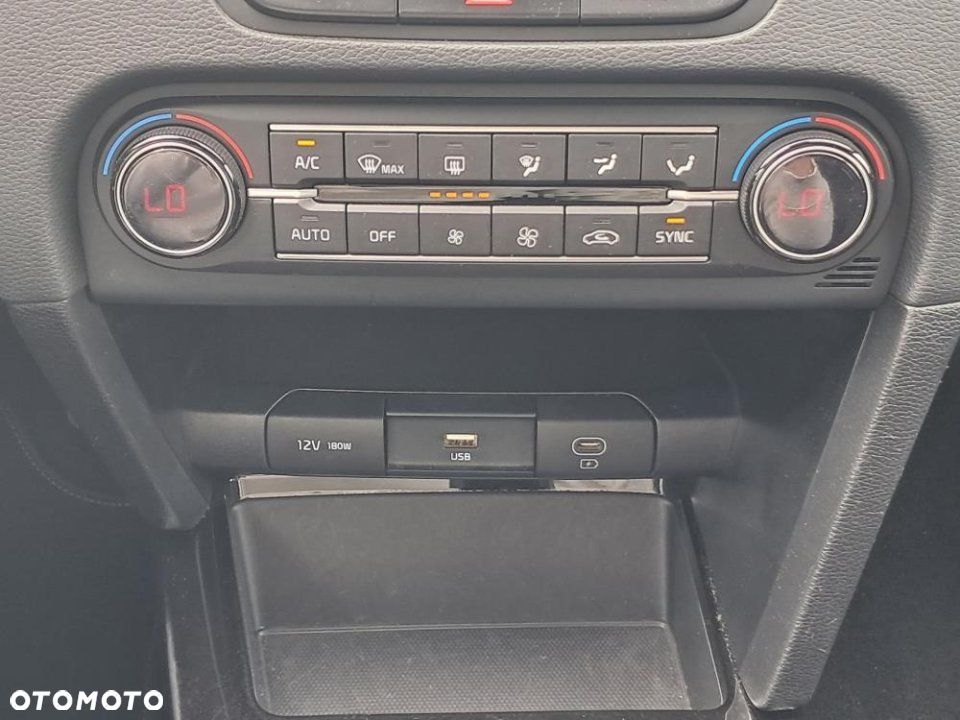 Kia Ceed - 25