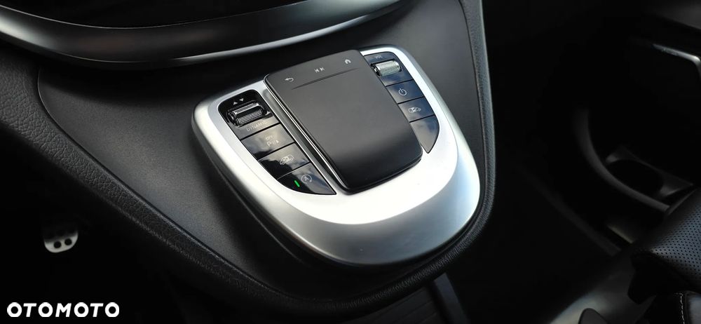 Mercedes-Benz Klasa V 300 d Avantgarde 9G-Tronic - 29