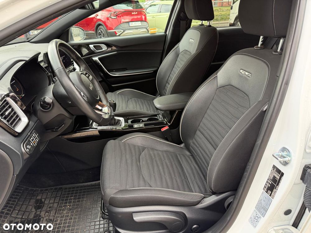 Kia ProCeed - 10