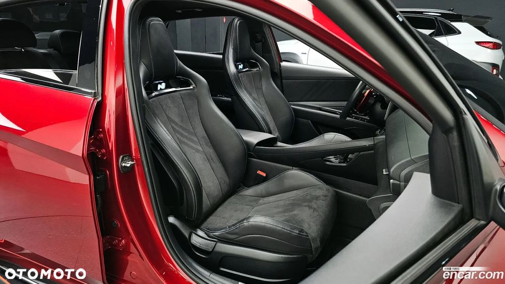 Hyundai Elantra - 9