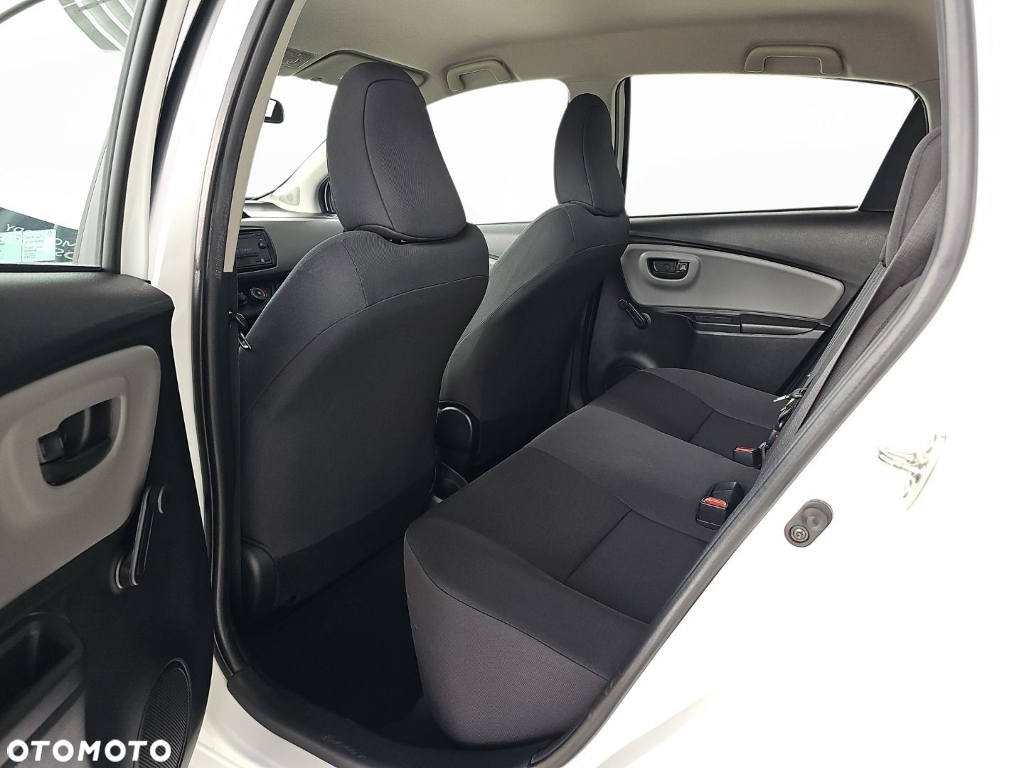 Toyota Yaris 1.0 Active EU6 - 8