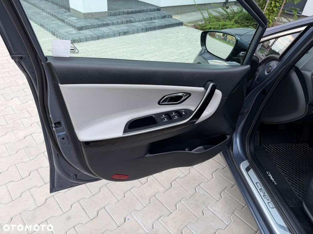 Kia Ceed 1.6 GDI Platinum Edition - 22