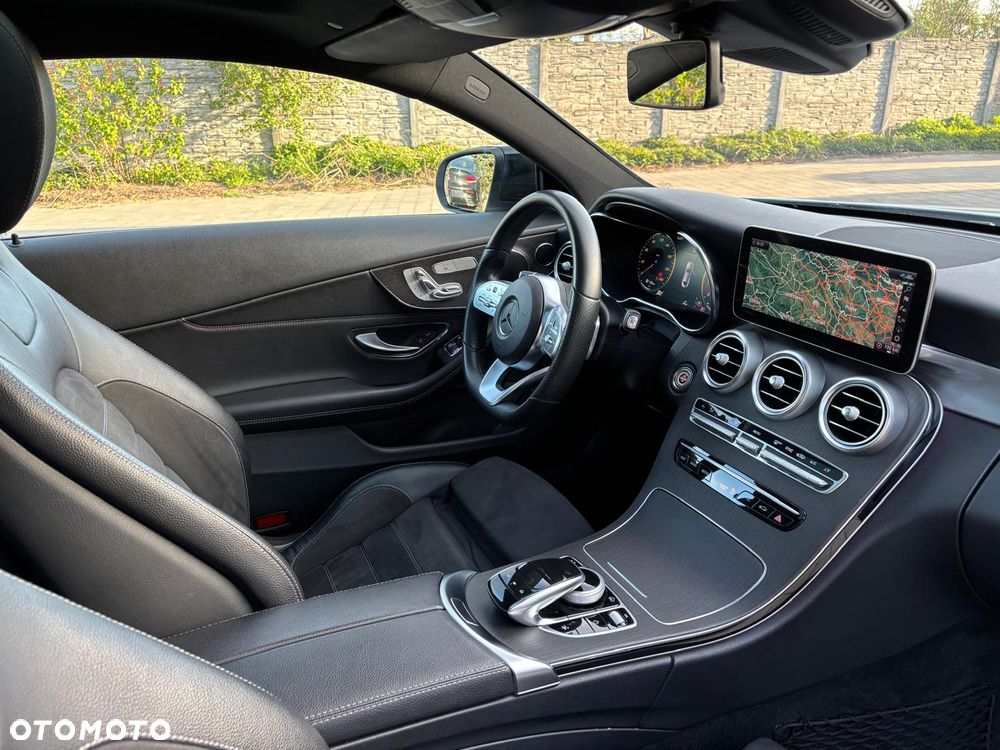 Mercedes-Benz Klasa C 300 9G-TRONIC AMG Line Plus - 29