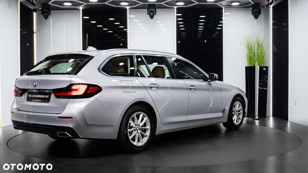 BMW Seria 5 520d xDrive - 7