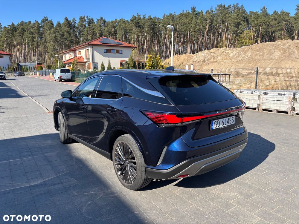 Lexus RX 450h+ Omotenashi - 2