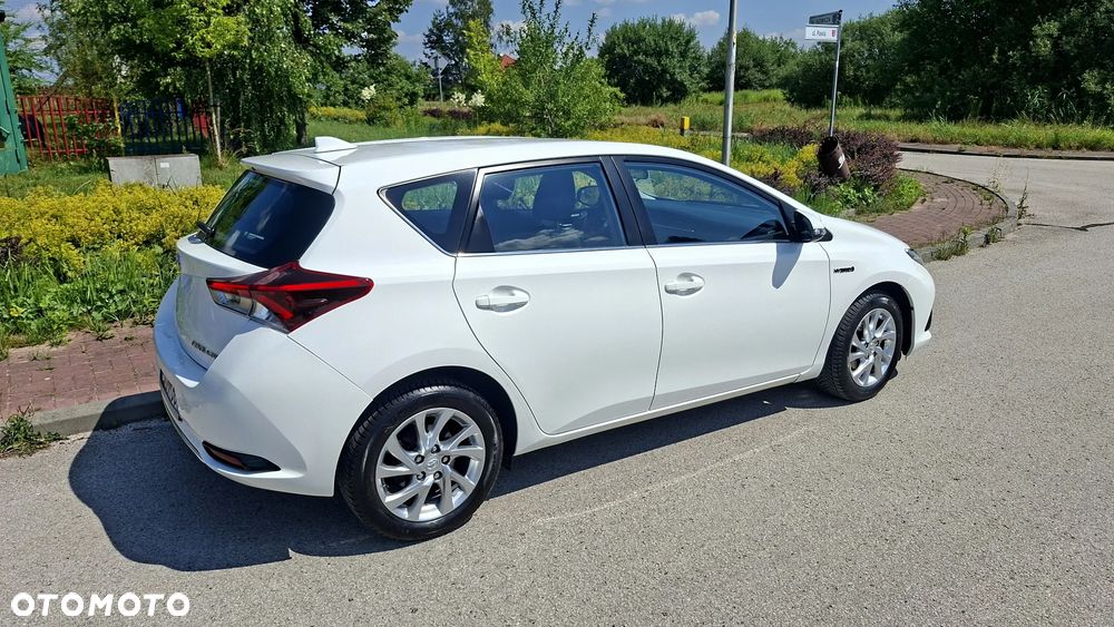 Toyota Auris 1.8 HSD Luna - 19