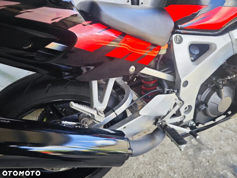 Honda CBR - 25
