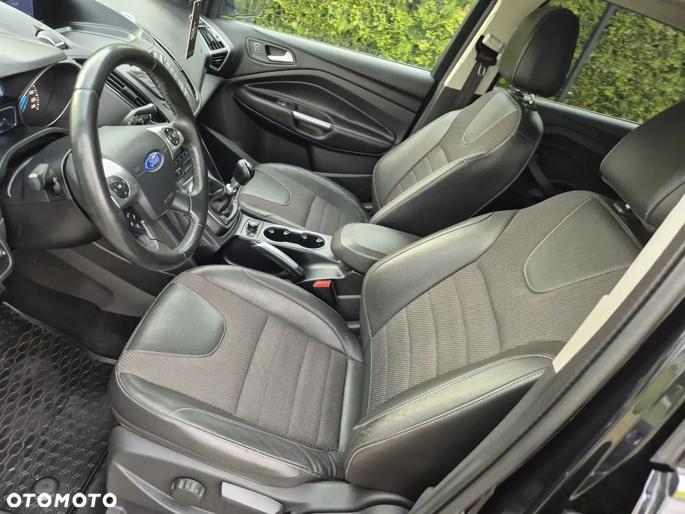 Ford Kuga 2.0 TDCi 2x4 Titanium - 26