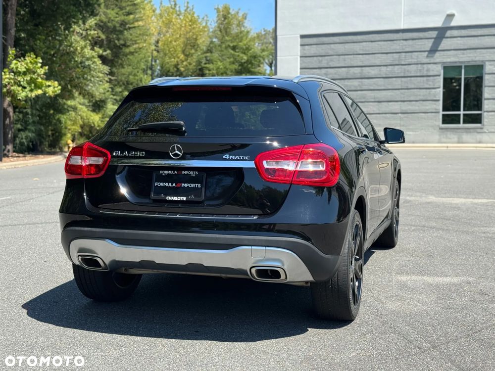 Mercedes-Benz GLA 250 4Matic 7G-DCT AMG Line - 11