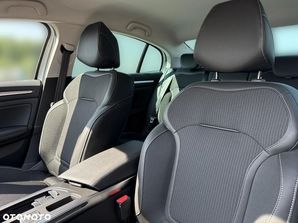 Renault Megane 1.3 TCe Techno EDC - 11