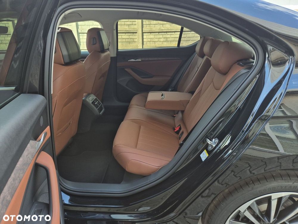 Skoda Superb 2.0 TDI SCR 4x4 L&K DSG - 23