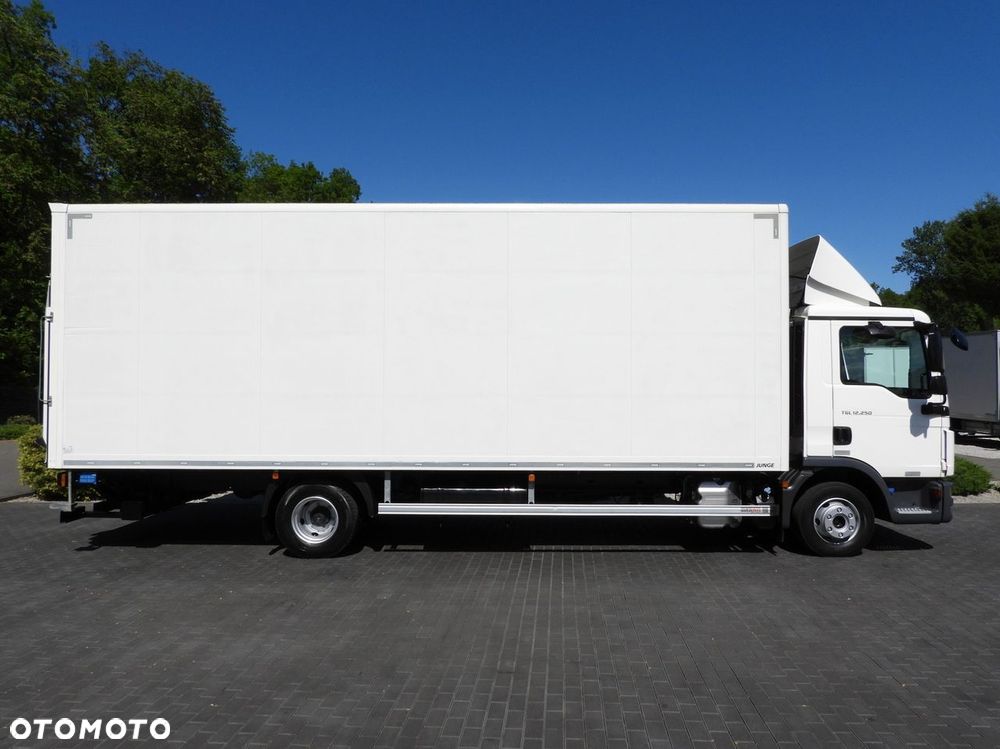 MAN TGL 12.250 KONTENER WINDA 16 PALET TEMPOMAT PNEUMATYKA AUTOMAT  BLIŹNIACZE KOŁA  250KM - 8