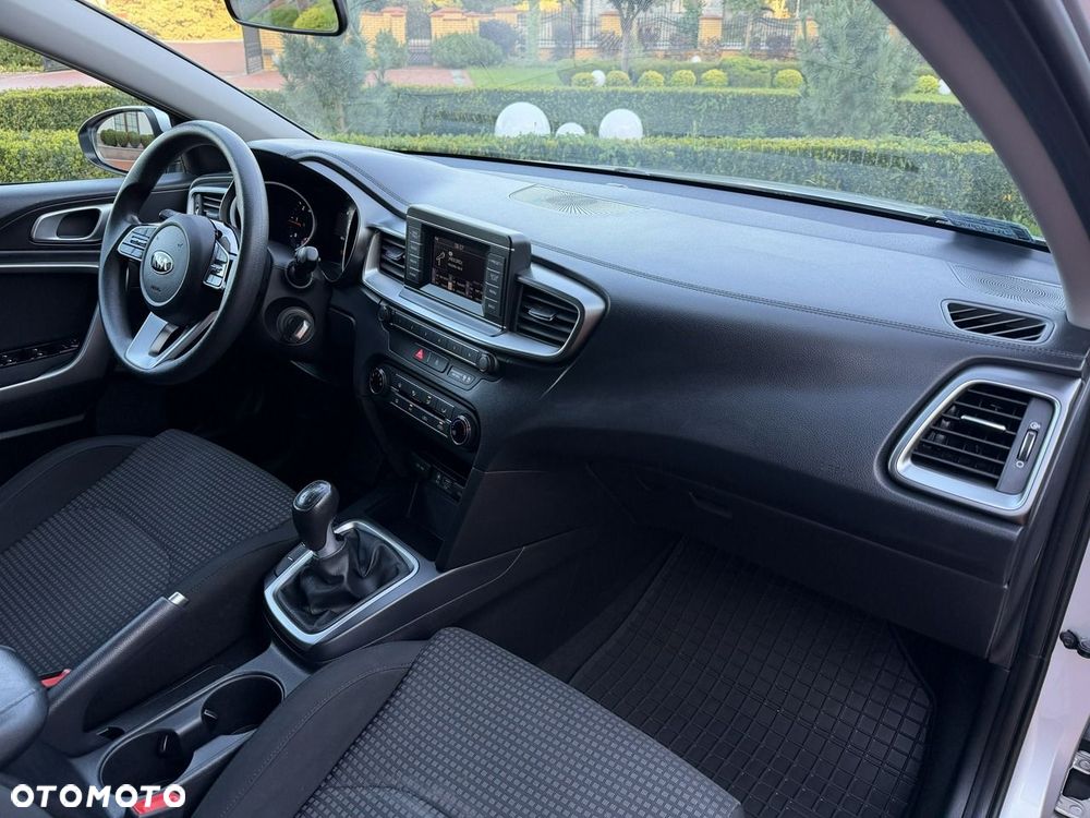 Kia Ceed - 35