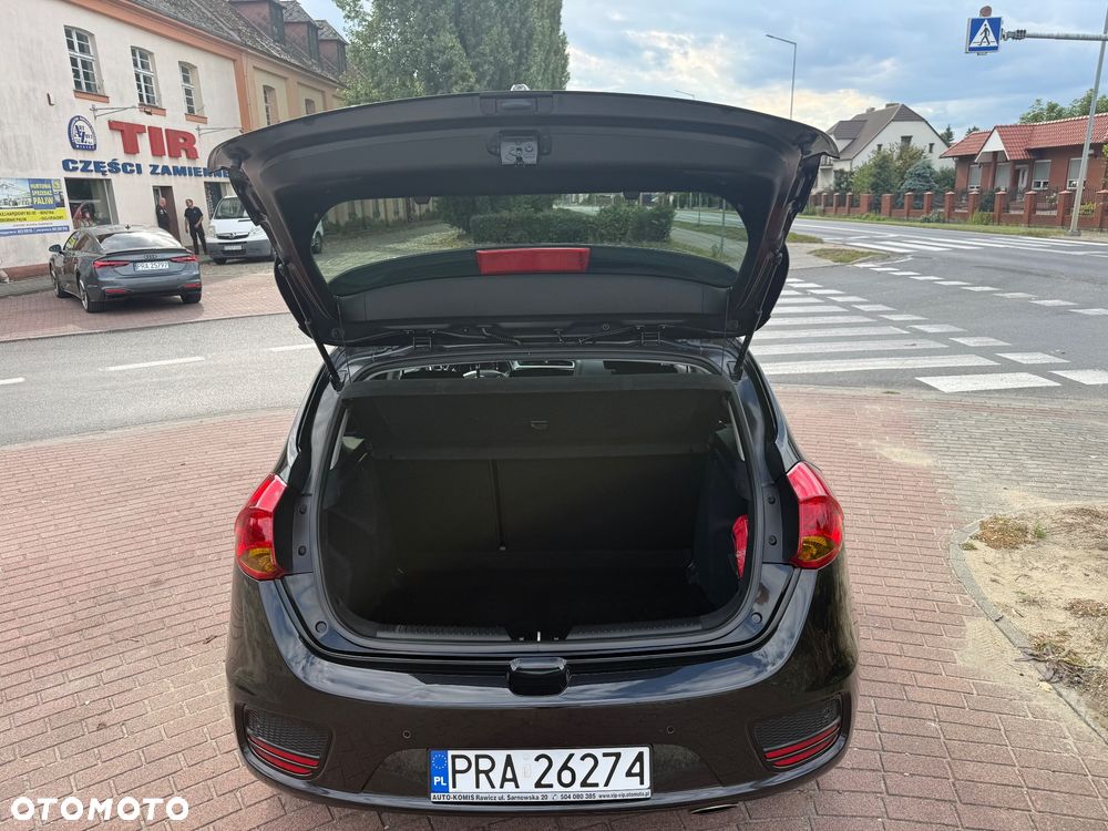 Kia Ceed 1.4 CVVT Dream-Team Edition - 15