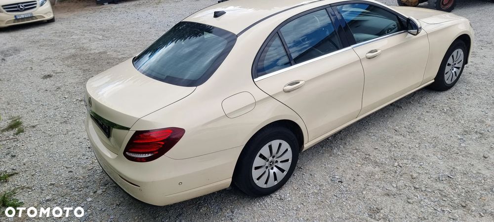 Mercedes-Benz Klasa E 200 d 9G-TRONIC - 4