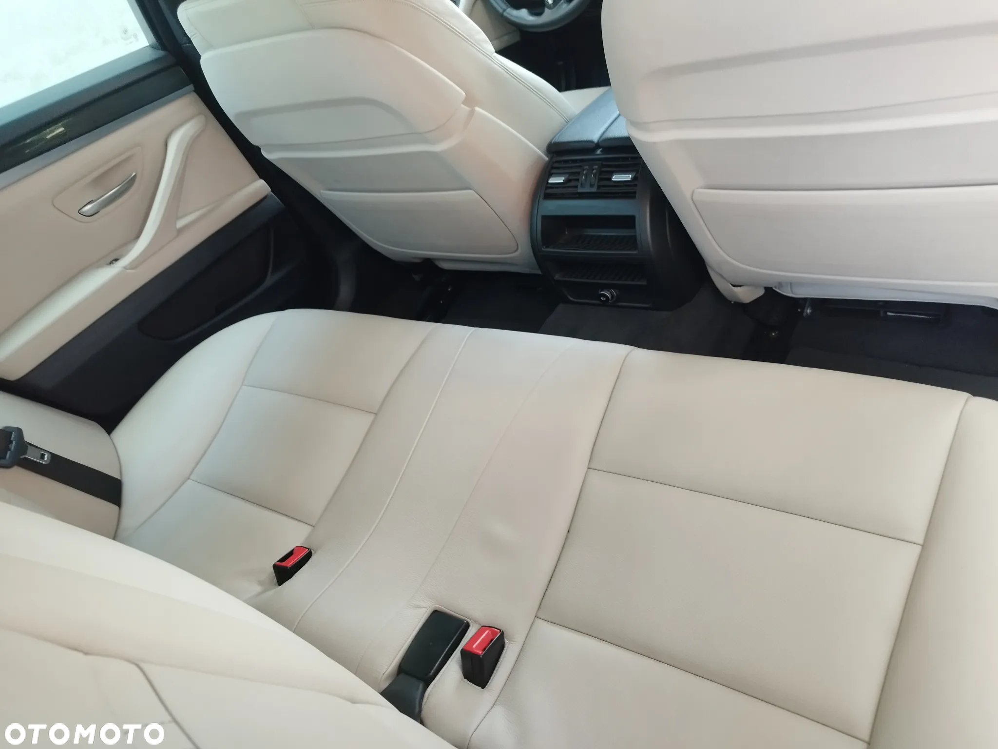 BMW Seria 5 520d - 14